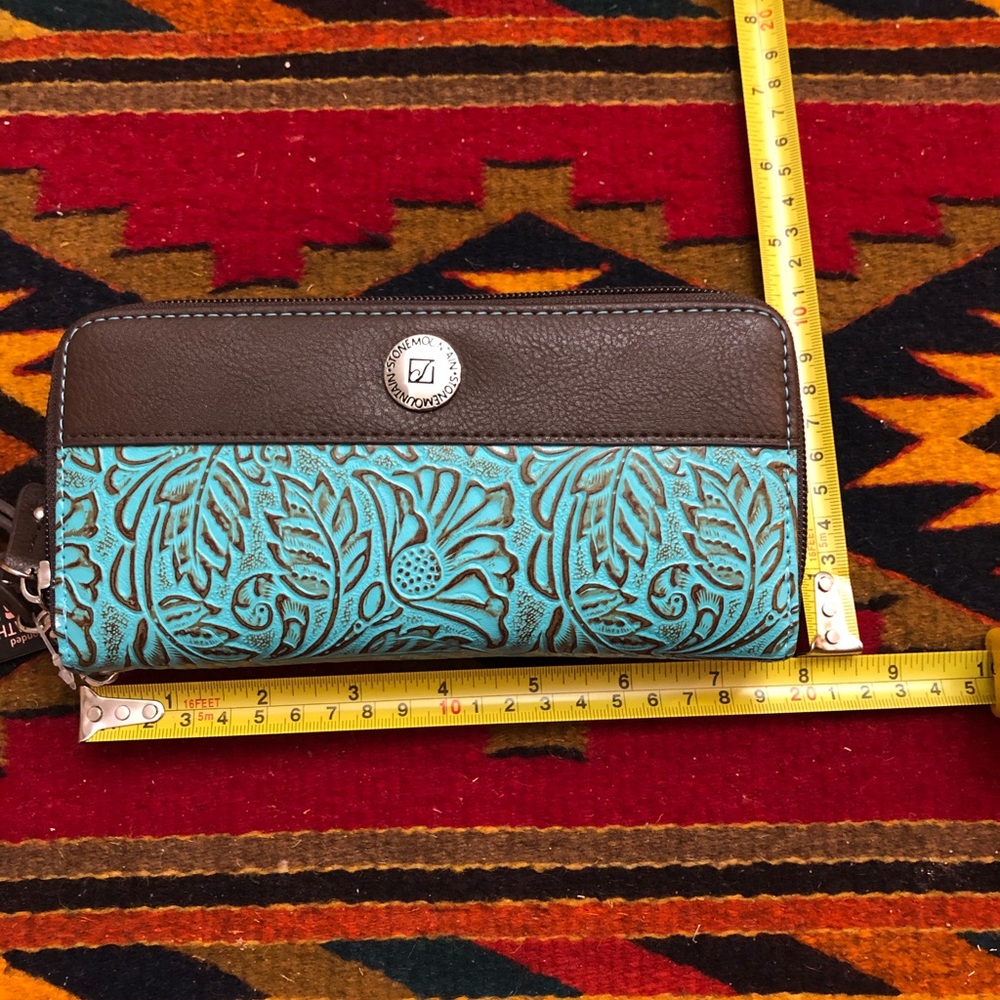 SALE  Stone Mountain Wallet/Wristlet- NWT - Picture 6 of 16